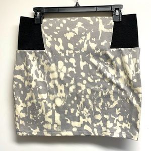 Grey print mini skirt